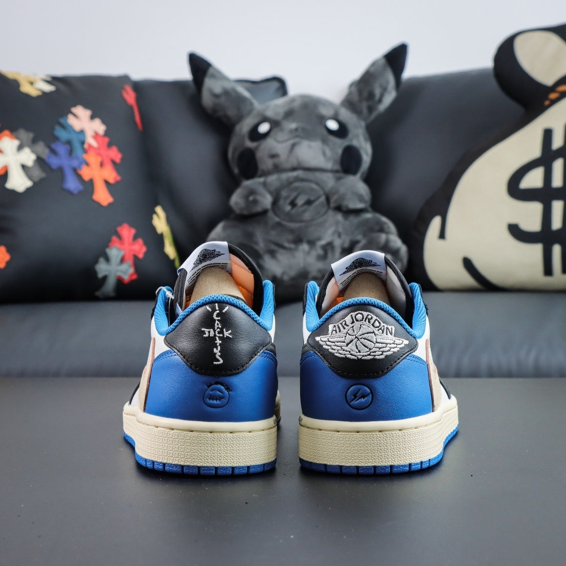 Air Jordan 1 Low x Travis Scott - Fragment Design
