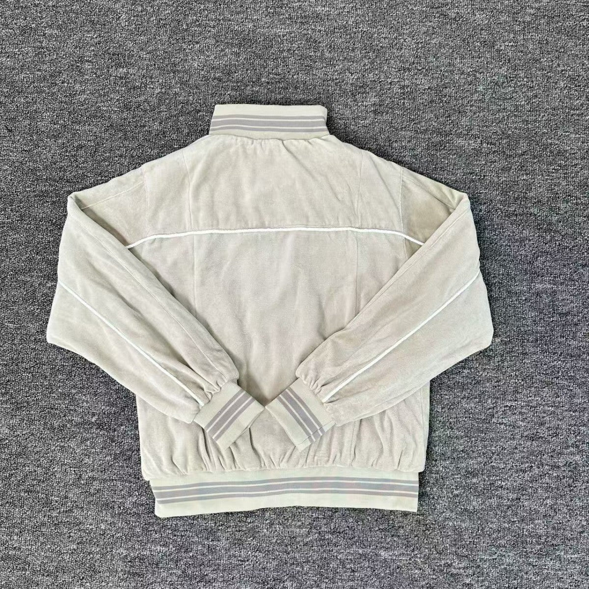 Jaqueta Corteiz VVS Uptown Velour Track Bege