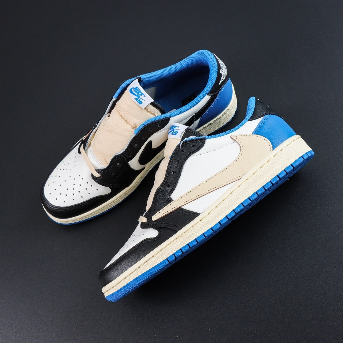 Air Jordan 1 Low x Travis Scott - Fragment Design