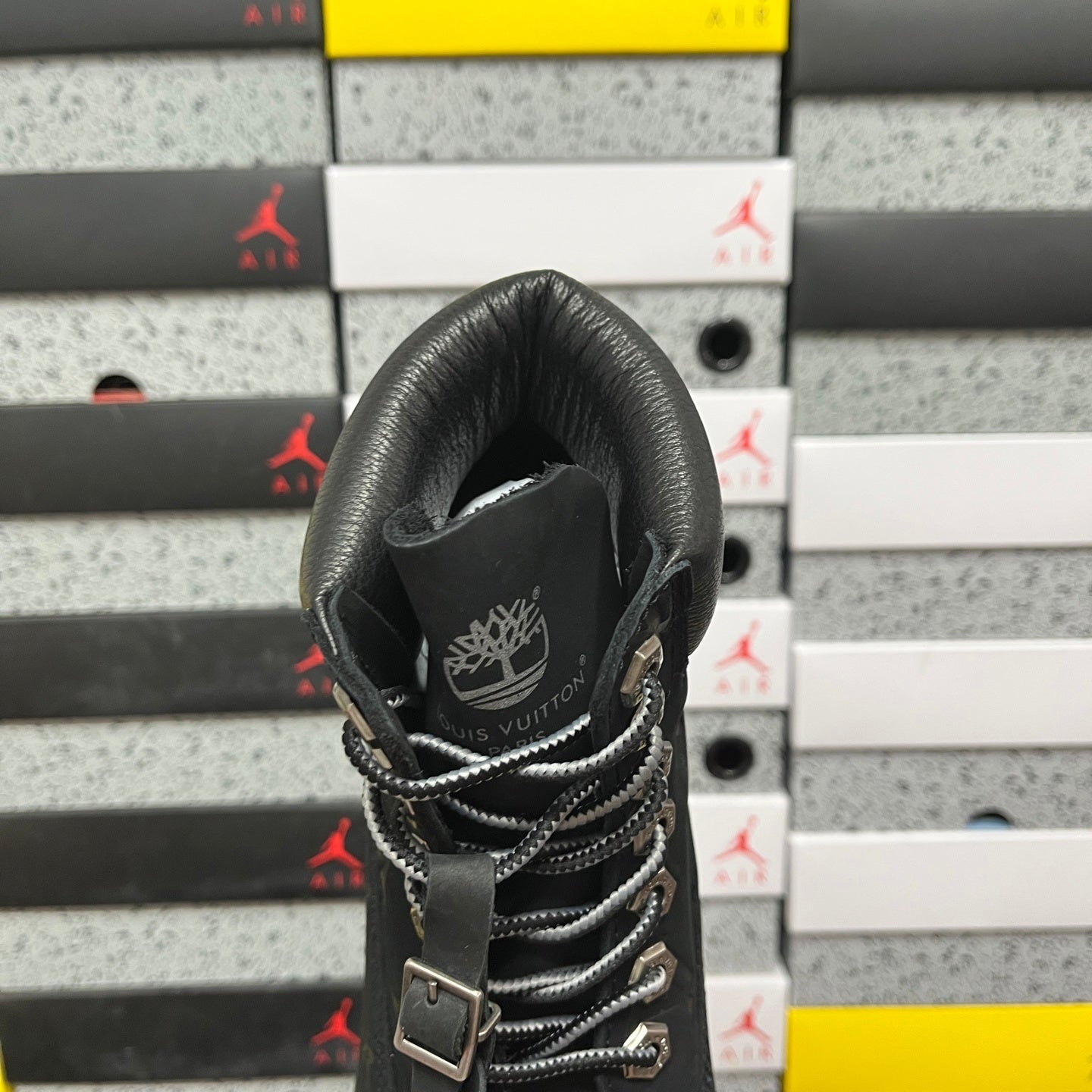 Bota LV x Timberland Preta