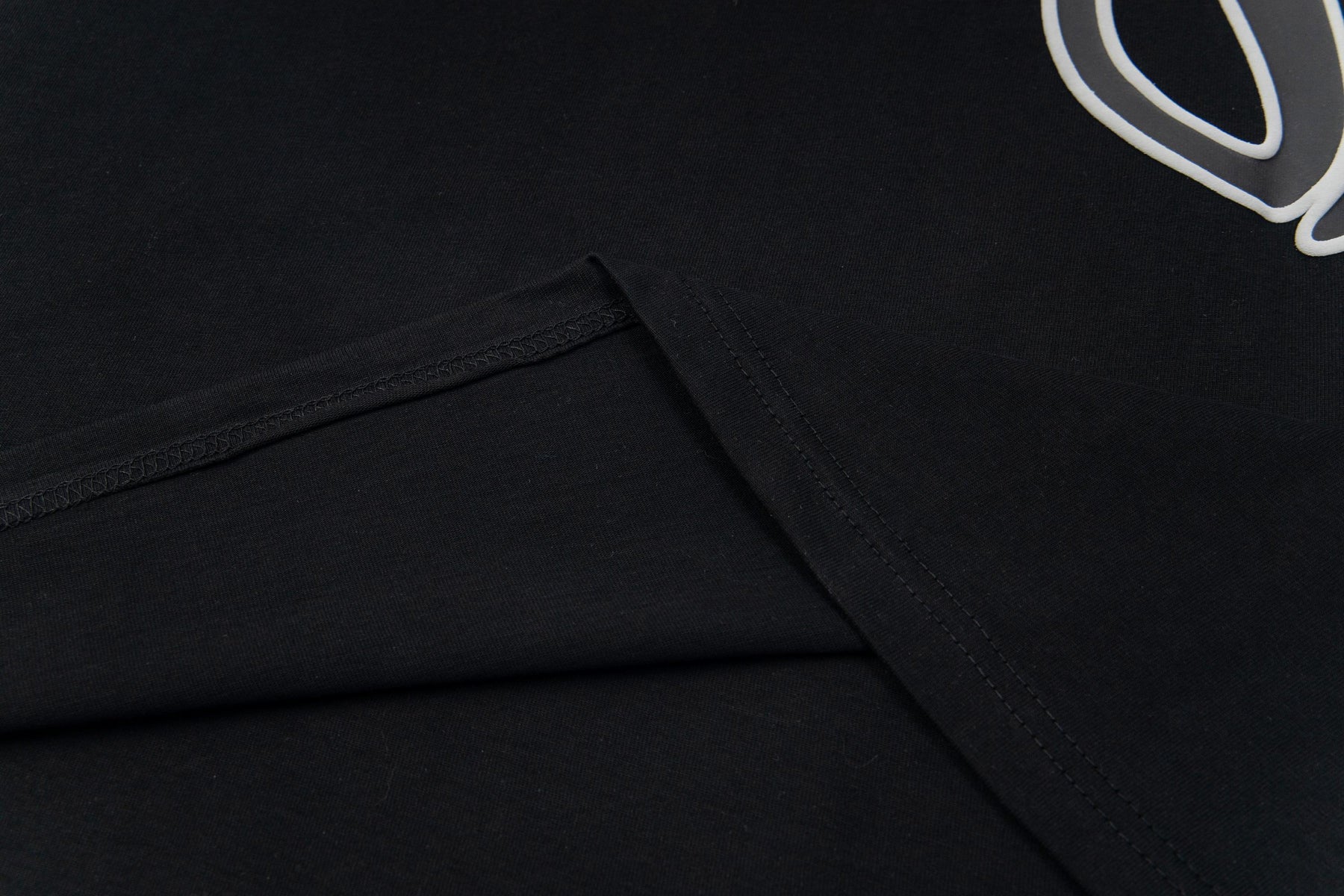 Camiseta Syna World - Preta/Grafite