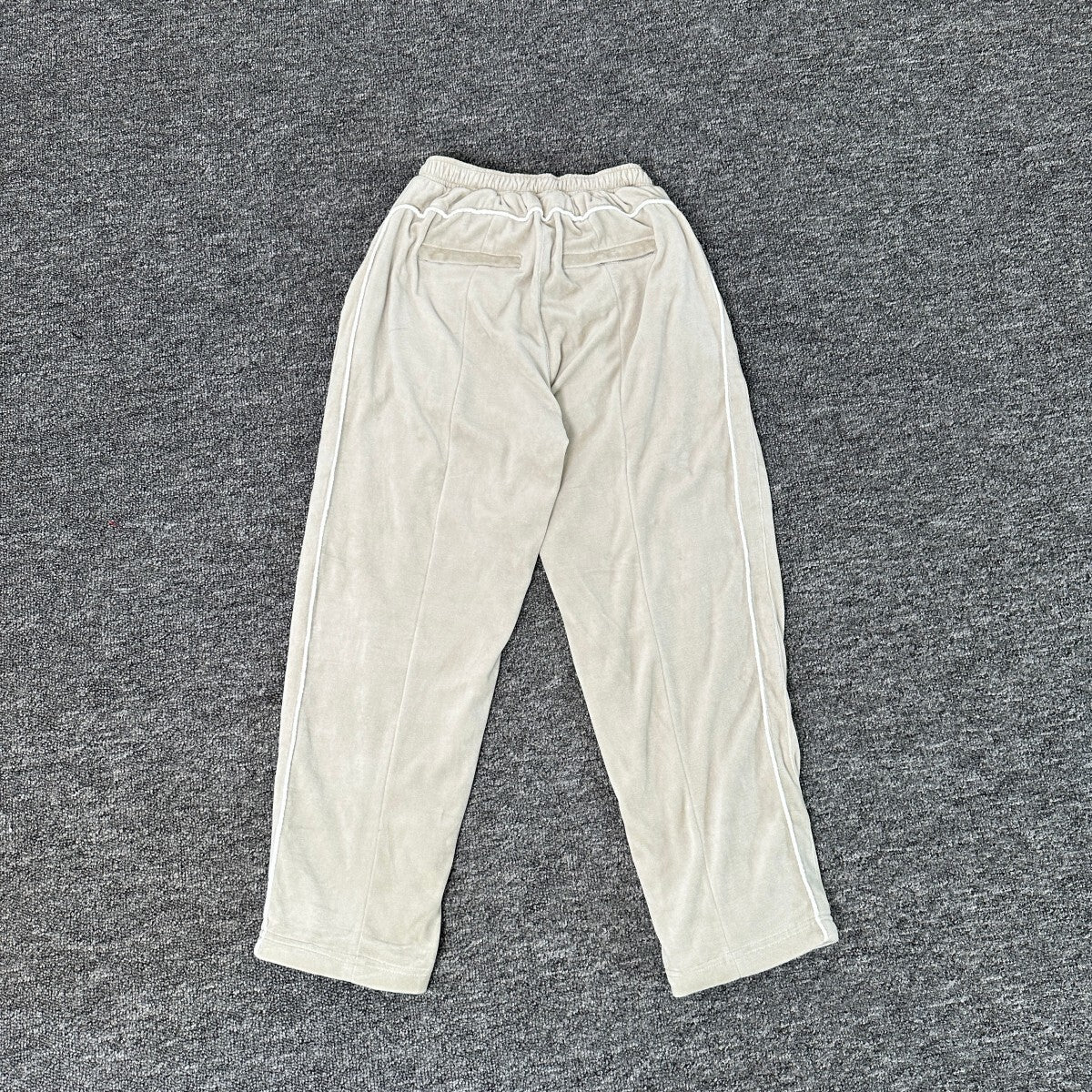 Calça Corteiz VVS Uptown Velour Track Bege