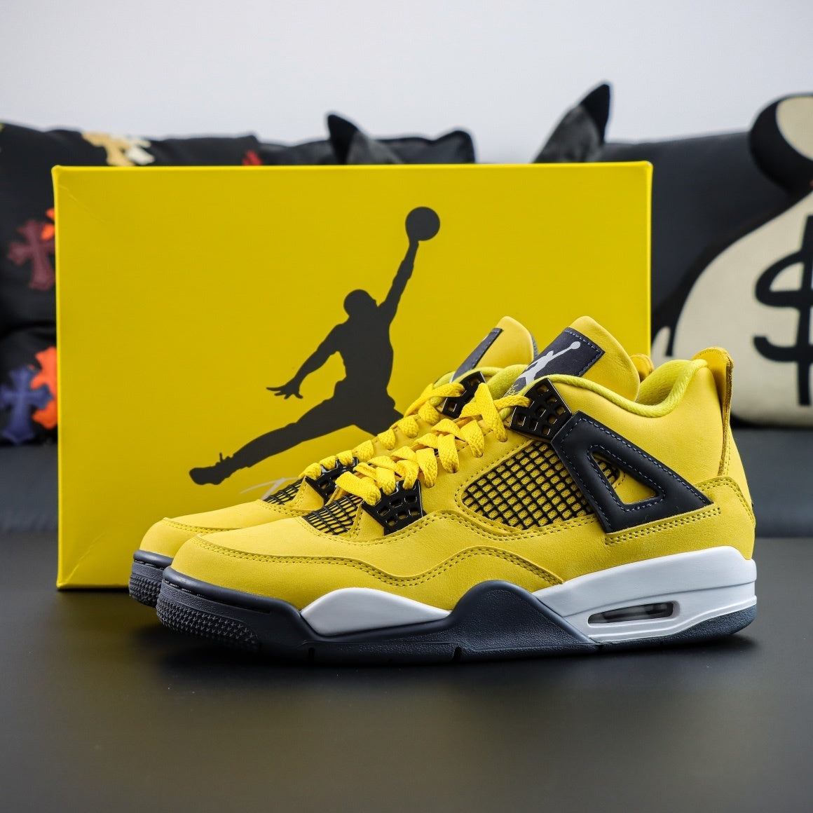 Air Jordan 4 Lightning