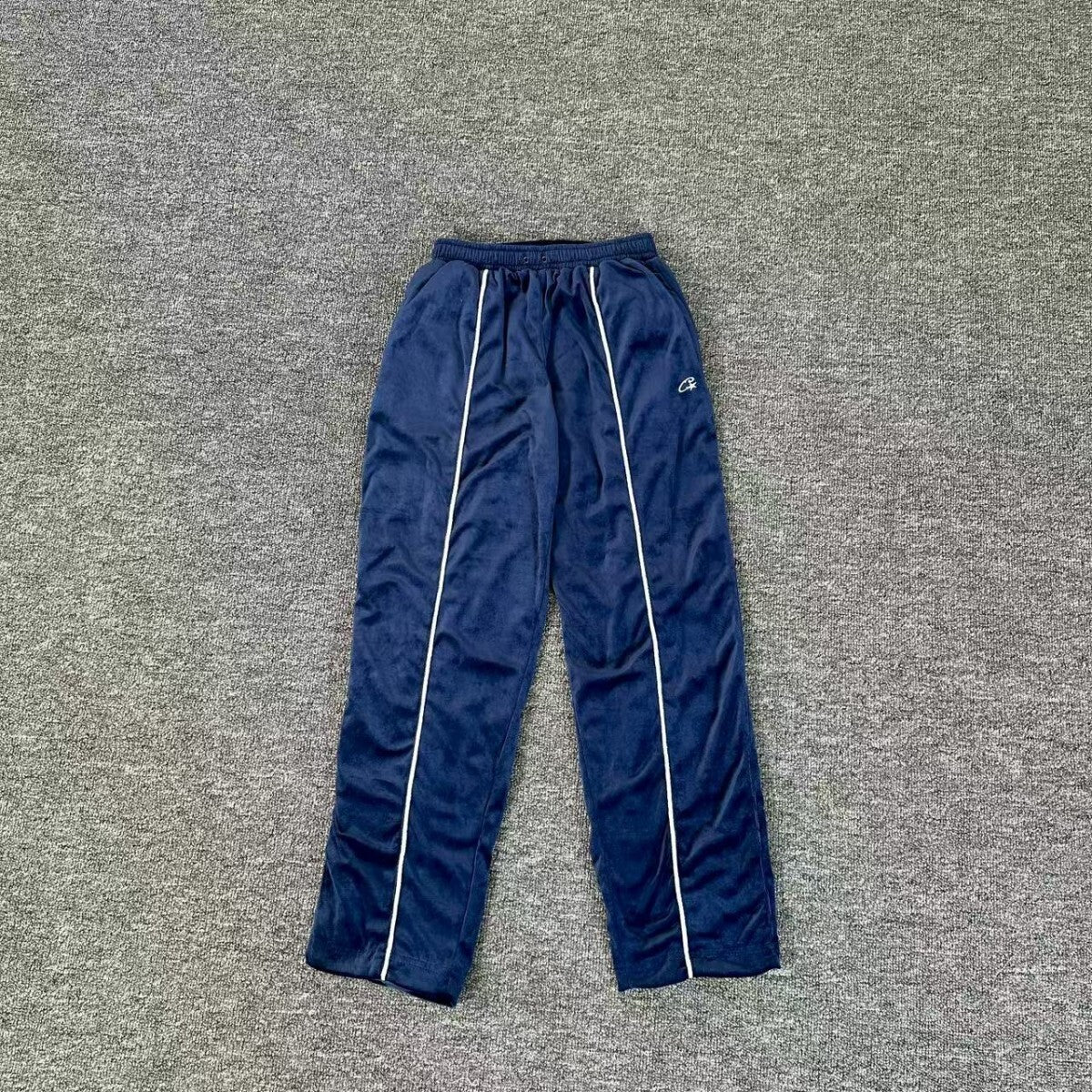 Calça Corteiz VVS Uptown Velour Track Navy