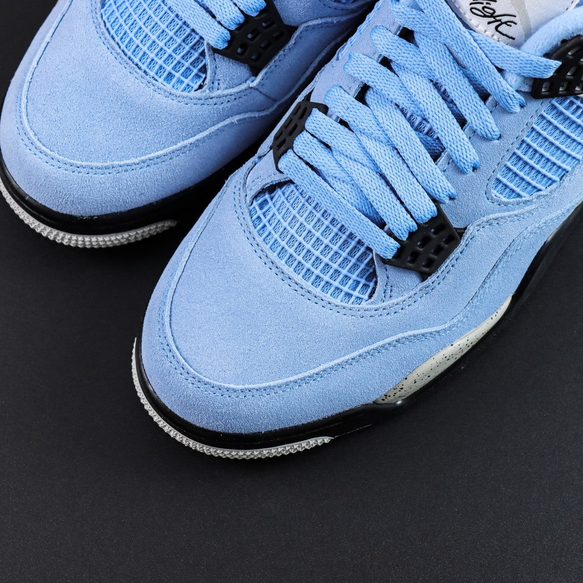 Air Jordan 4 University Blue