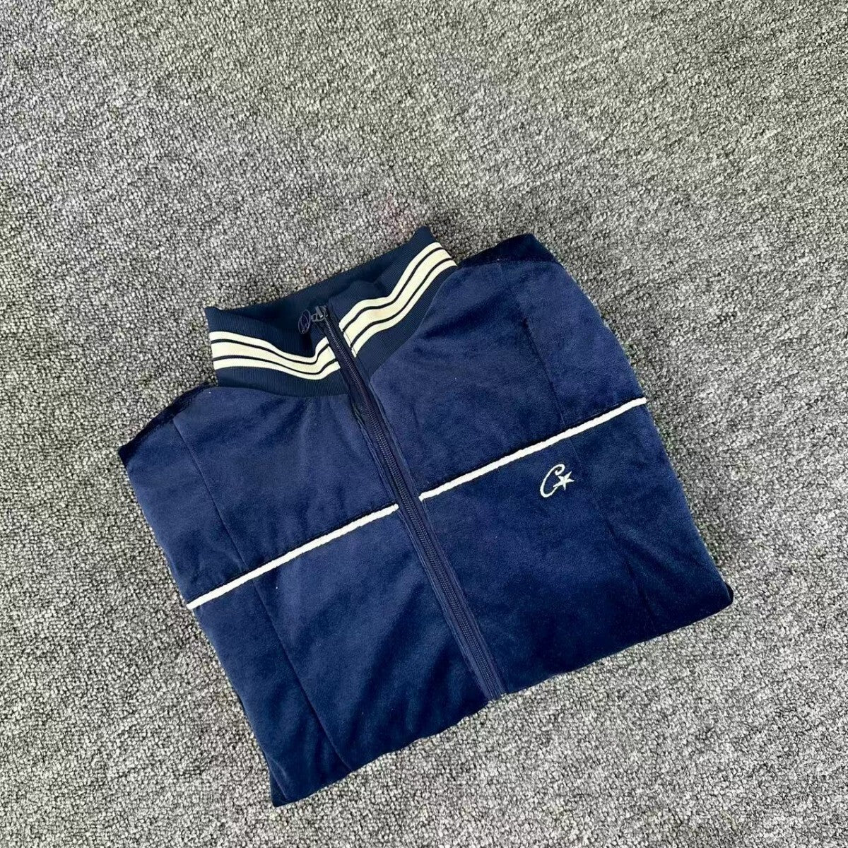 Jaqueta Corteiz VVS Uptown Velour Track Azul Marinho