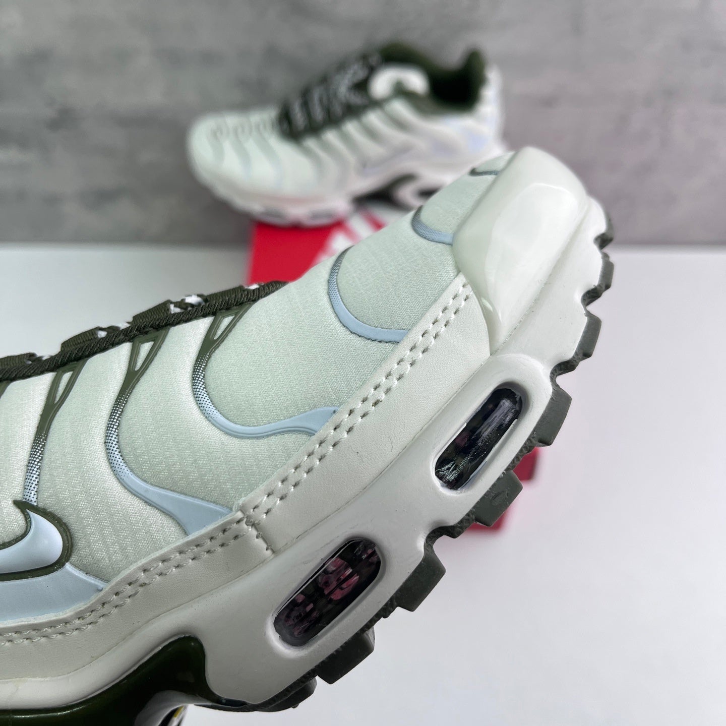 Air Max TN Plus Bone Olive