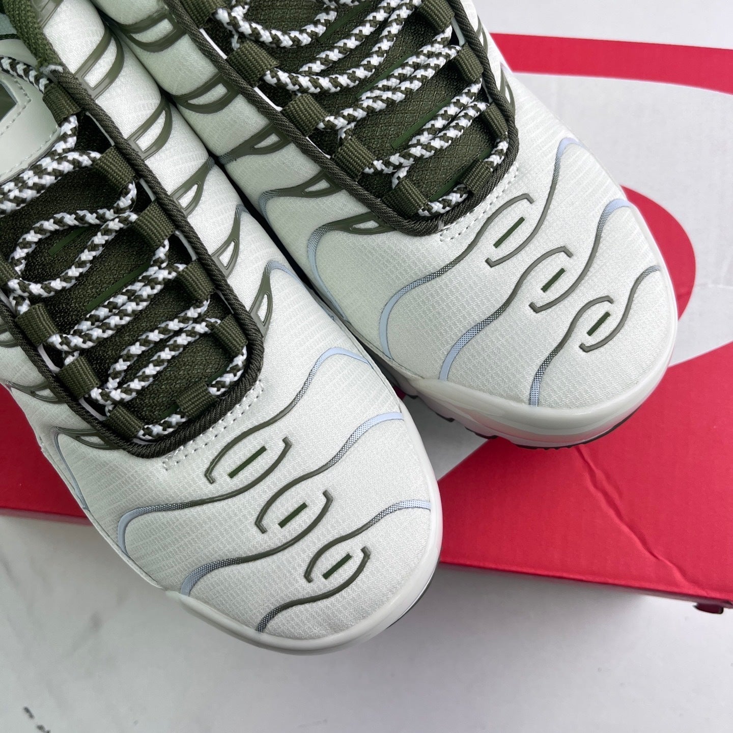 Air Max TN Plus Bone Olive